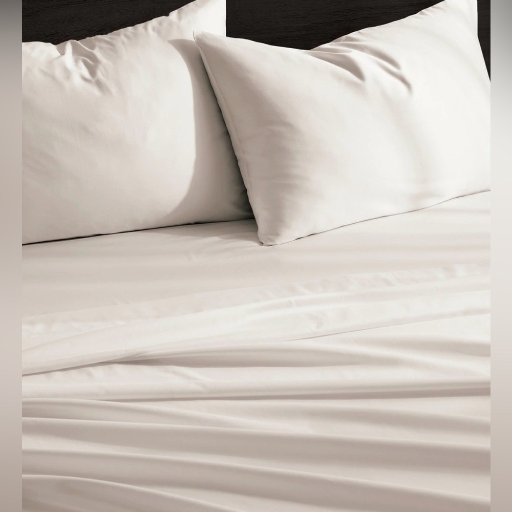 DKNY 4 Pc Cooling Sheet Set- Grand Lit color Moon Beam - Picture 9 of 9